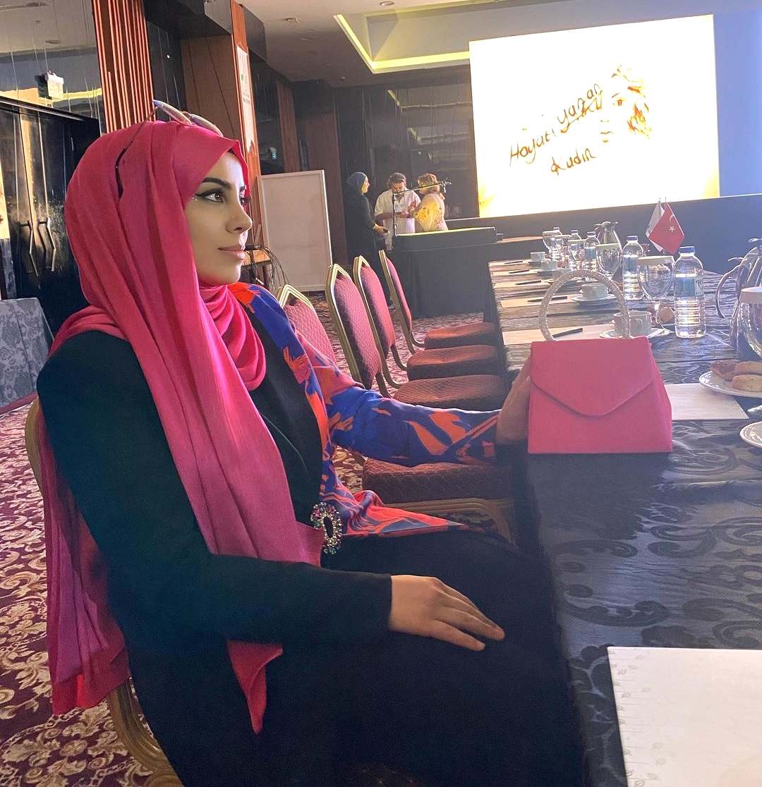 Ayşenaz Türban Tasarım ve Moda Evi Prestijli Gecede